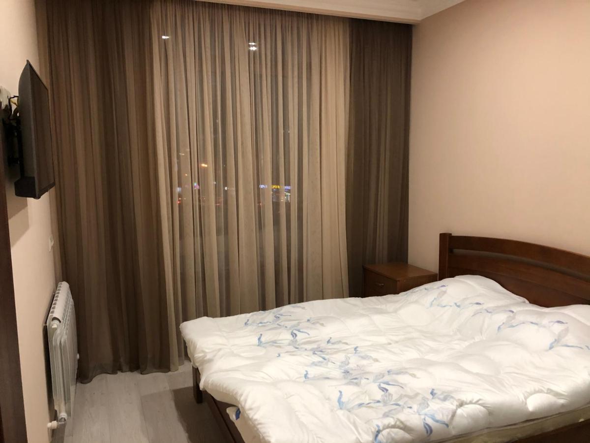 Квартира Около Станции Метро С Балконами Jerevan Exteriör bild