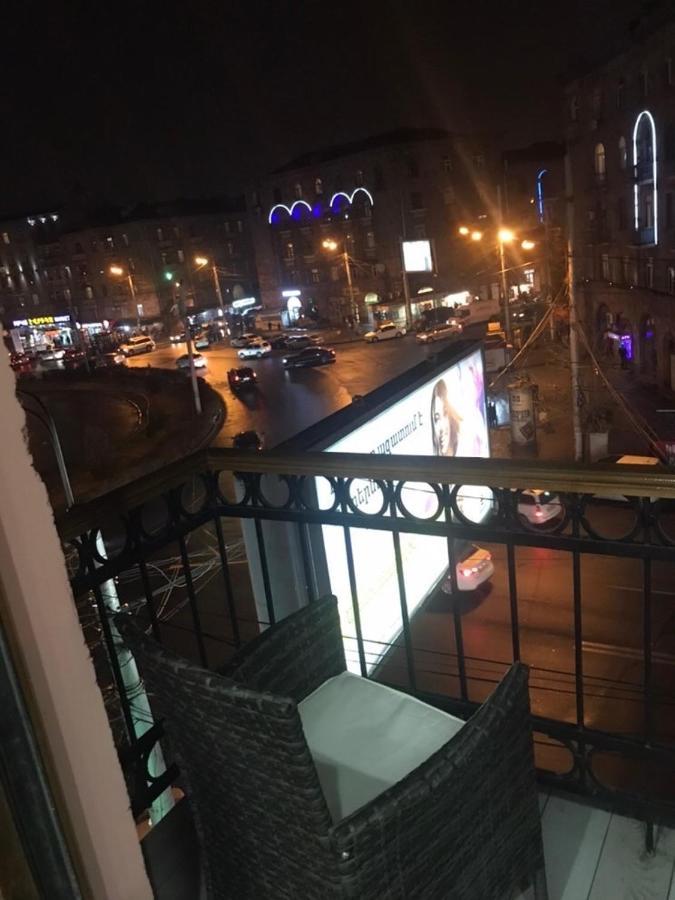 Квартира Около Станции Метро С Балконами Jerevan Exteriör bild
