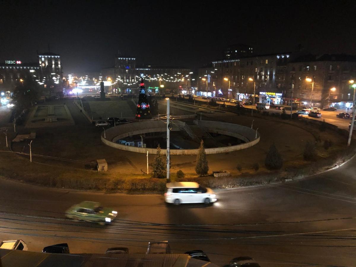 Квартира Около Станции Метро С Балконами Jerevan Exteriör bild